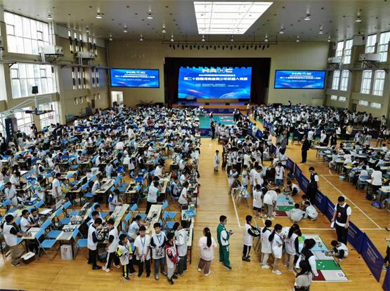 第二十四届河南省青少年机器人竞赛比赛现场.jpg